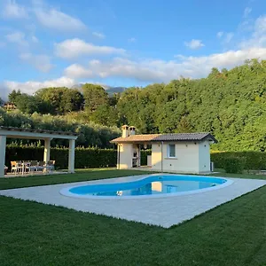 https://villa-lena-camaiore.it-tuscanyhotel.com